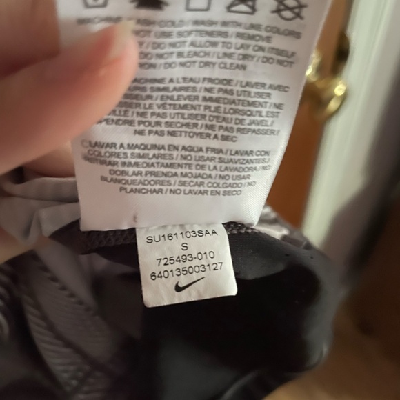 Nike white/grey tank top with racer back detail - Picture 3 of 4